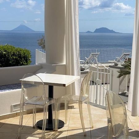 'A Alera Room & Breakfast Малфа Екстериор снимка