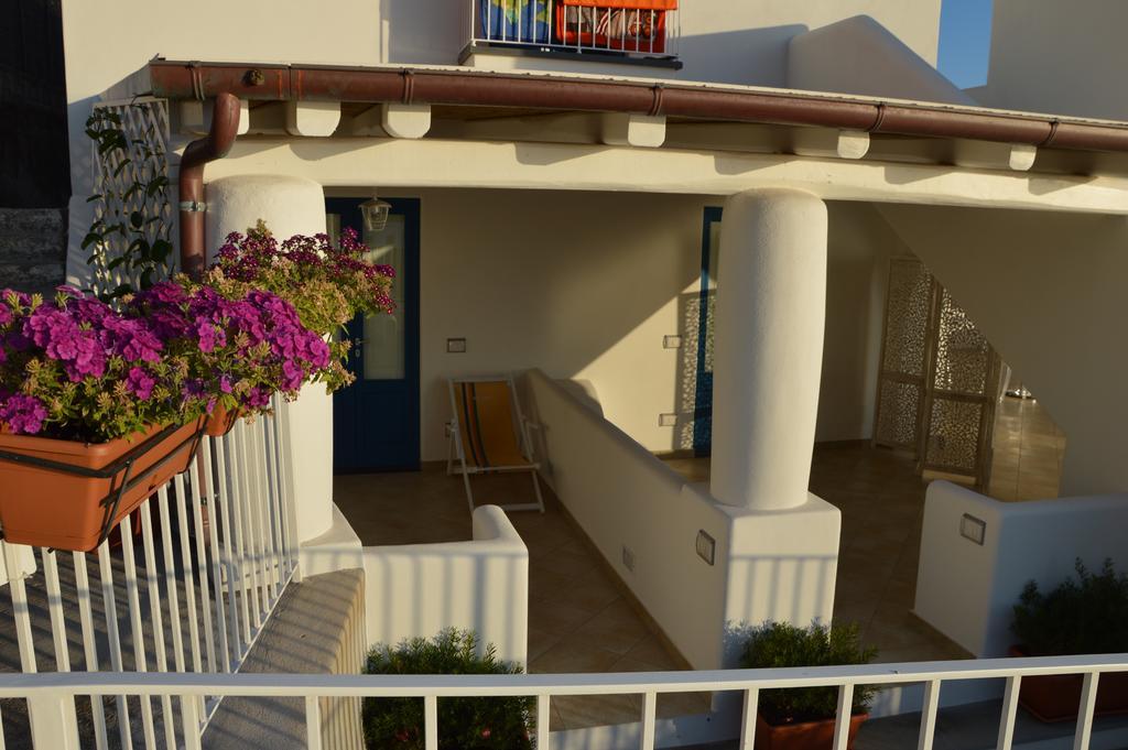 'A Alera Room & Breakfast Малфа Екстериор снимка