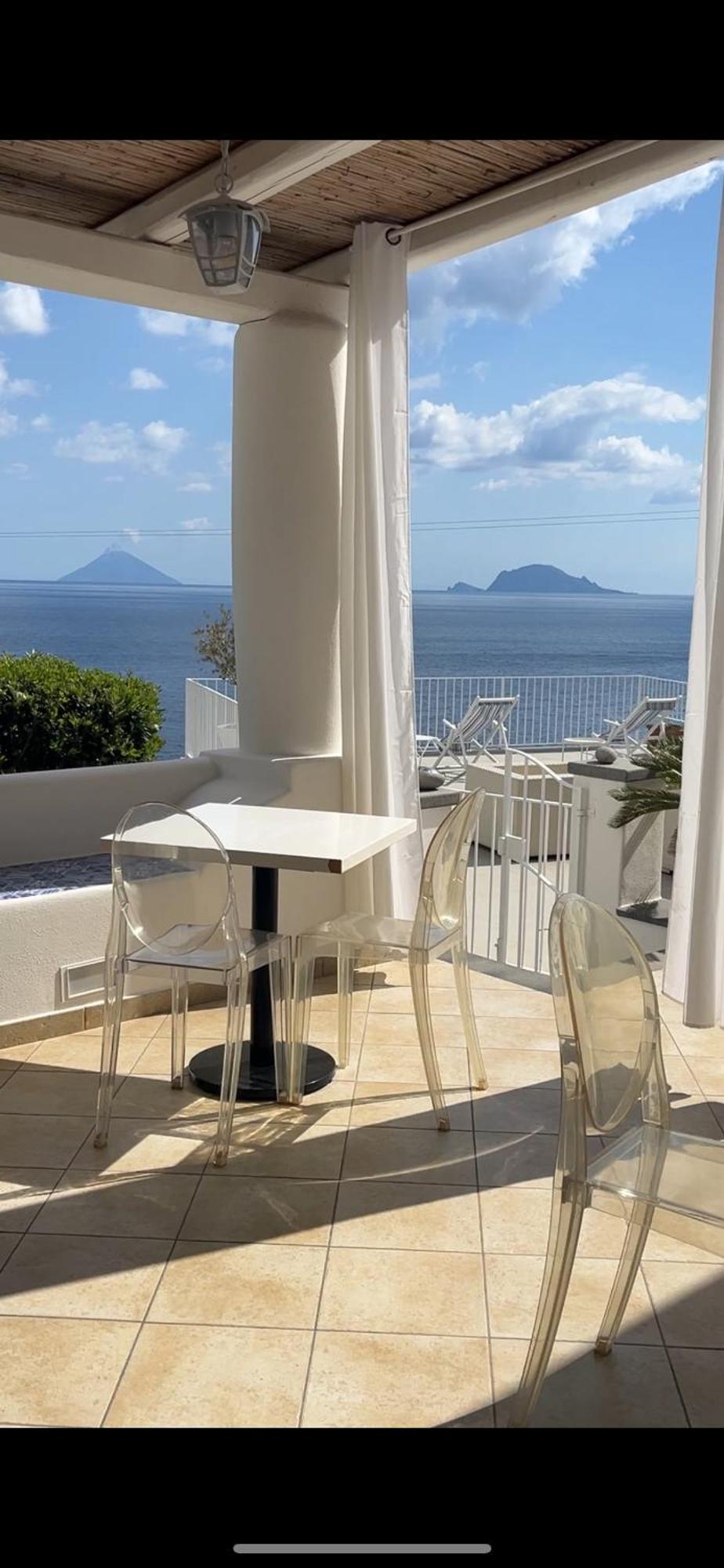 'A Alera Room & Breakfast Малфа Екстериор снимка
