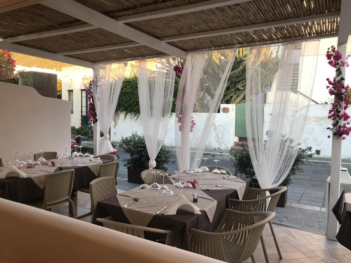 'A Alera Room & Breakfast Малфа Екстериор снимка